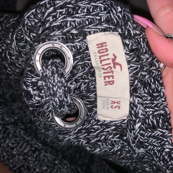 Cable Knit Lace Up Back Sweater - Picture 3 of 3